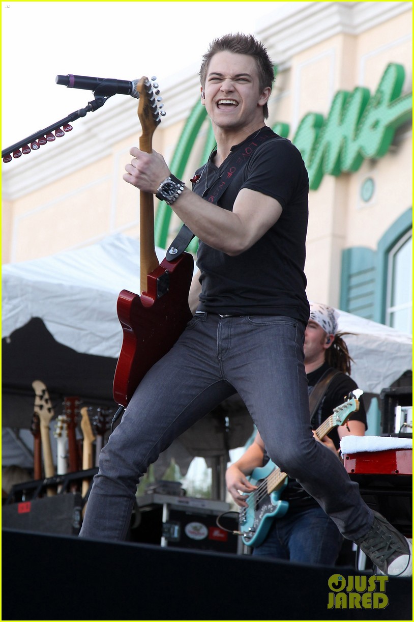 Full Sized Photo of hunter hayes acm concert experience 08 Hunter