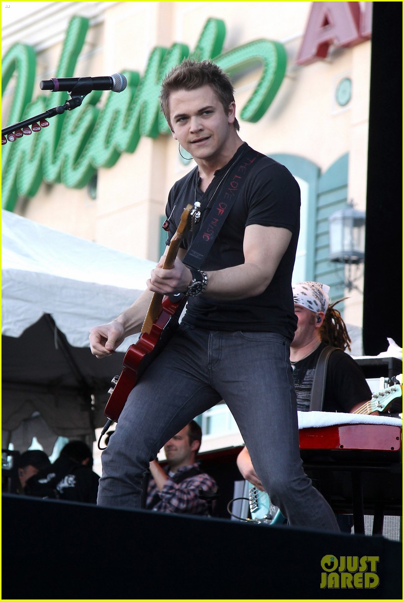 Full Sized Photo of hunter hayes acm concert experience 10 Hunter