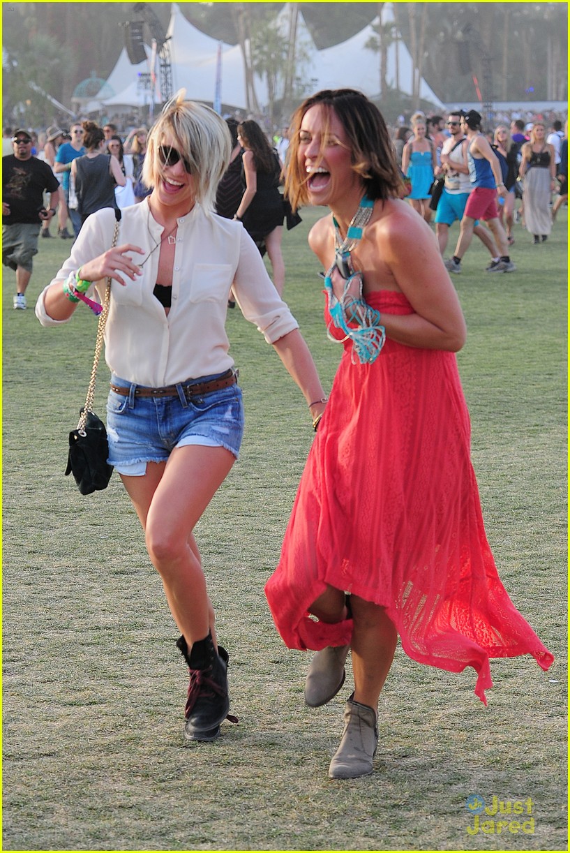 Julianne Hough: Last Day at Coachella | Photo 553023 - Photo Gallery