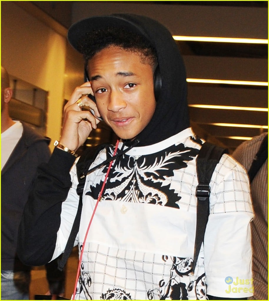 Jaden Smith: Japan Arrival With Dad Will | Photo 556823 - Photo Gallery ...