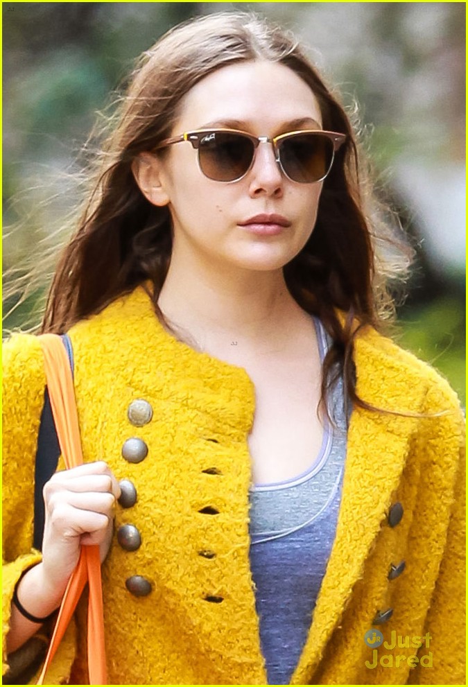 Elizabeth Olsen: Whole Foods Shopper | Photo 551484 - Photo Gallery