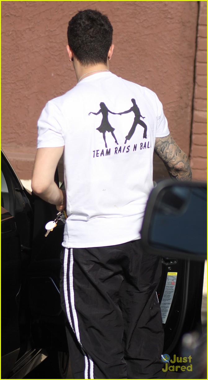mark ballas aly raisman vote tee 05