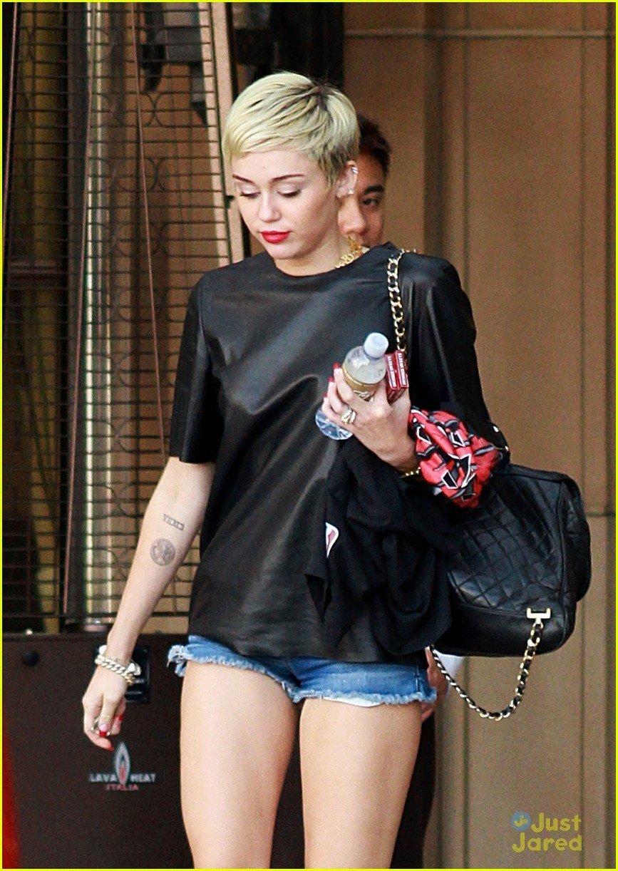 Miley Cyrus & Liam Hemsworth: Separate Monday Outings | Photo 554935 ...