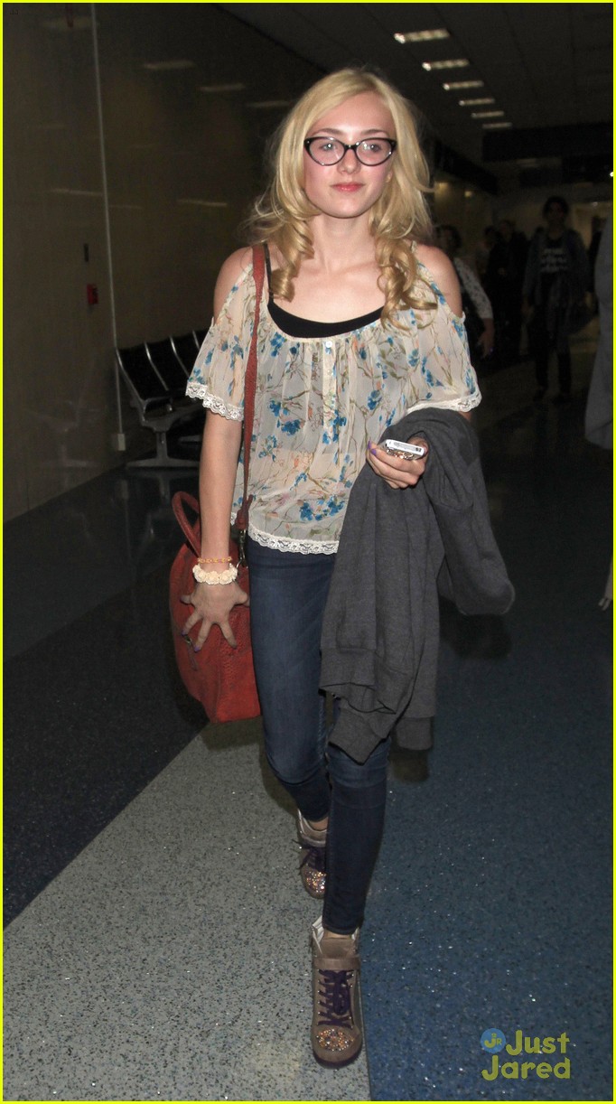 Peyton List: LAX Arrival | Photo 553092 - Photo Gallery | Just Jared Jr.