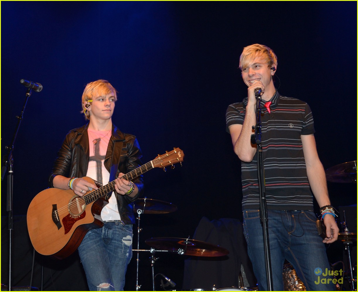 Full Sized Photo Of Ross Lynch R5 Huntington Concert 11 R5 The