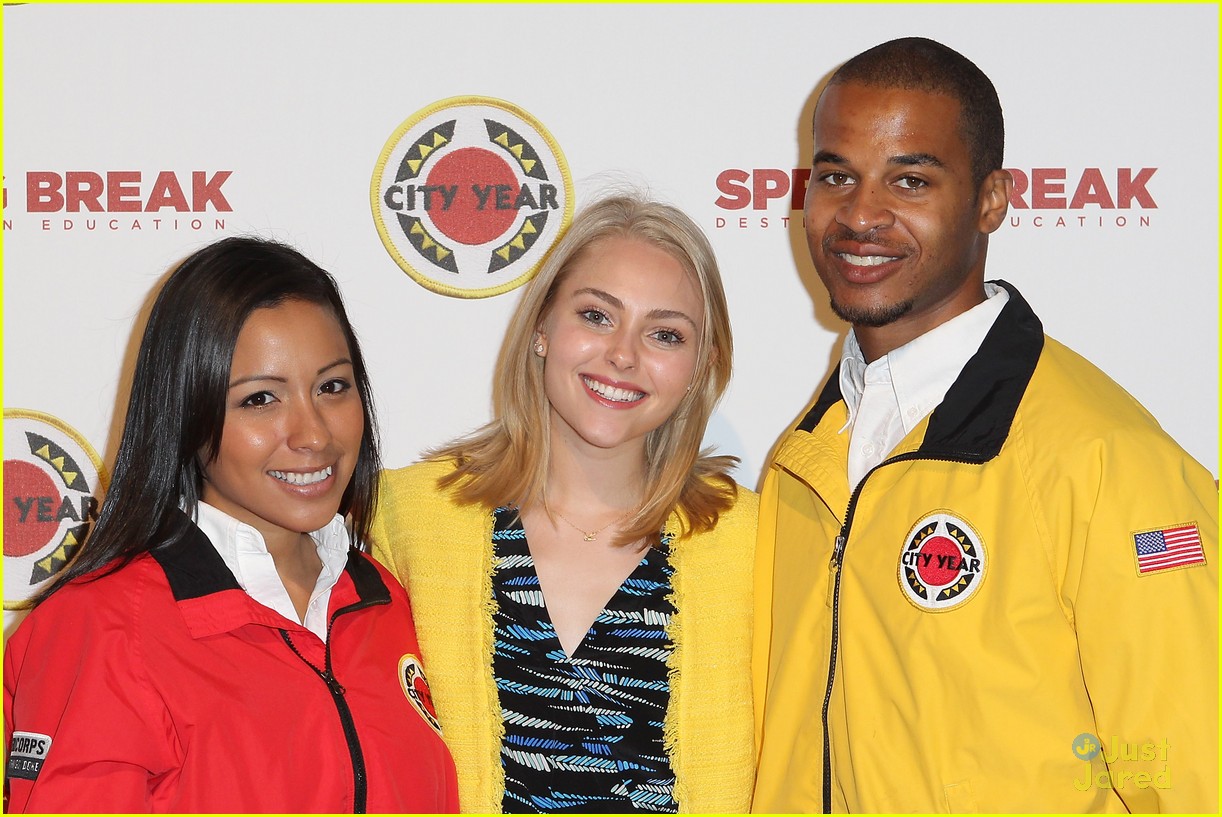 Full Sized Photo of annasophia robb city year spring break fundraiser