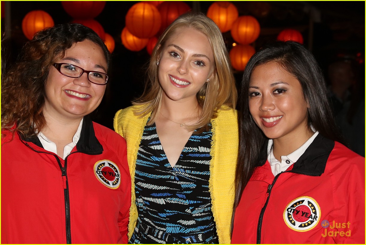 Full Sized Photo of annasophia robb city year spring break fundraiser