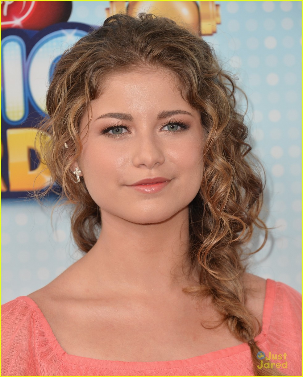 Sofia Reyes & Oana Gregory: Radio Disney Music Awards 2013 | Photo