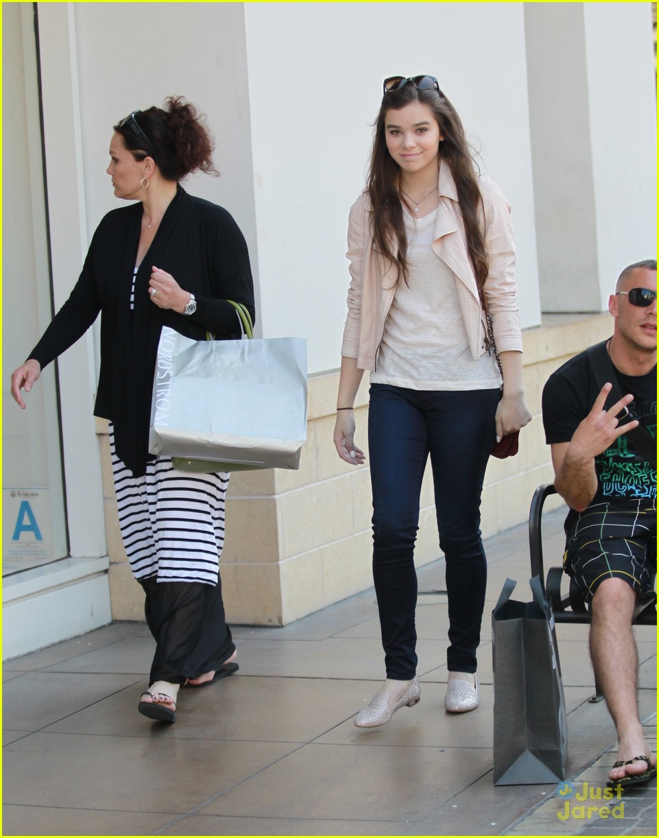 Hailee Steinfeld Can't Wait to See 'Great Gatsby'! | Photo 556068