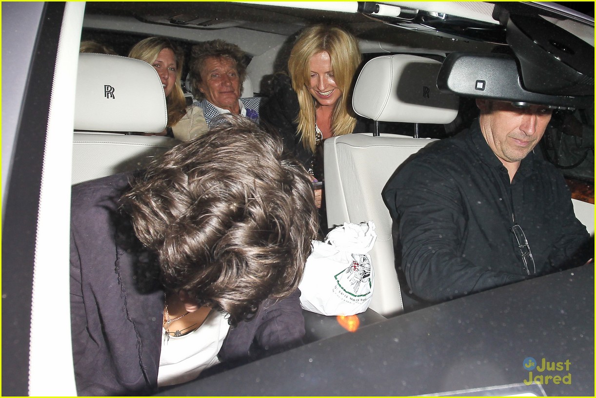 Harry Styles leaving Dan Tana's Restaurant after having dinner with Rod  Stewart Featuring: Harry Styles Where: West Hollywood, CA, United States  When: 26 Apr 2013 Stock Photo - Alamy