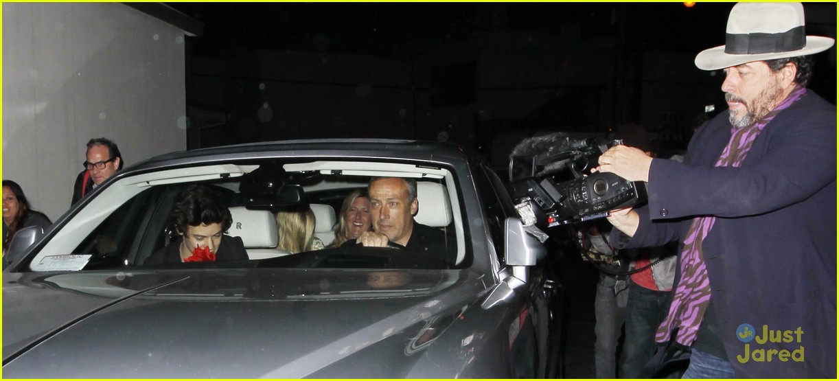 Harry Styles leaving Dan Tana's Restaurant after having dinner with Rod  Stewart Featuring: Harry Styles Where: West Hollywood, CA, United States  When: 26 Apr 2013 Stock Photo - Alamy