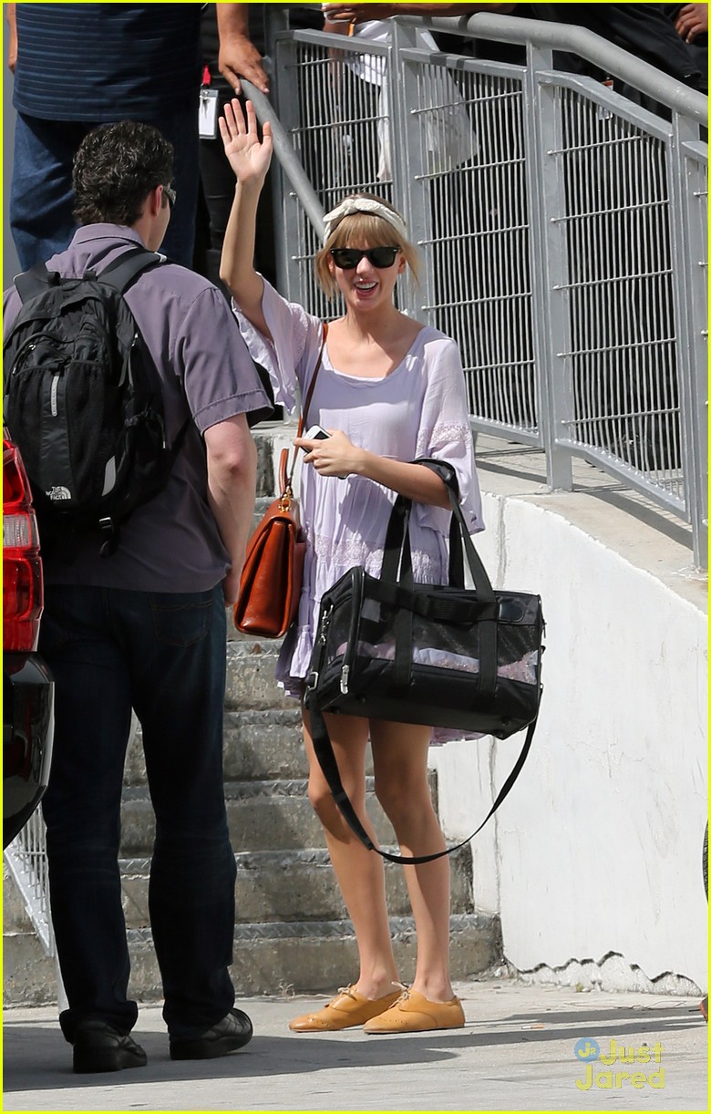 Full Sized Photo Of Taylor Swift Miami Airport 07 | Taylor Swift: Arena ...