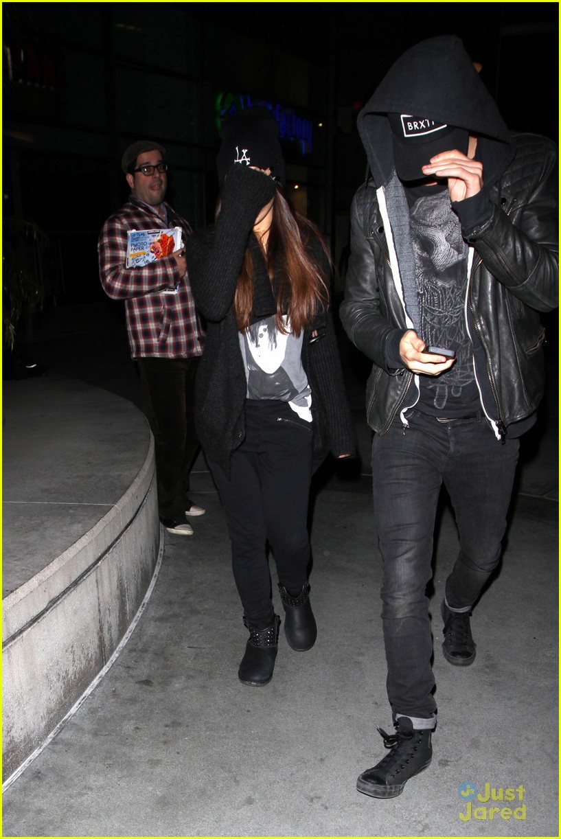 Vanessa Hudgens & Austin Butler: 'Spring Breakers' Movie Date! | Photo ...