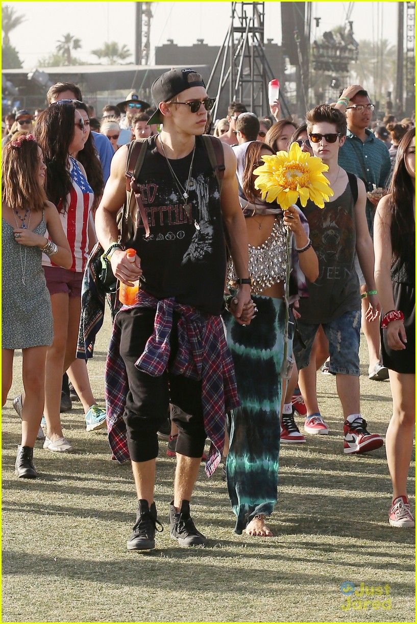 Full Sized Photo Of Vanessa Hudgens Austin Butler Last Day Coachella Vanessa Hudgens