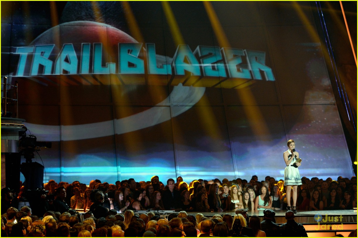 emma watson trailblazer mtv movie awards 07