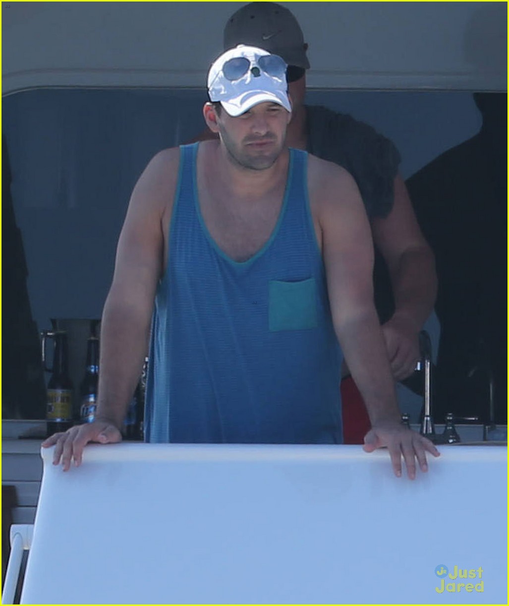 Chace Crawford: Shirtless Cabo Trip with Rachelle Goulding! | Photo ...