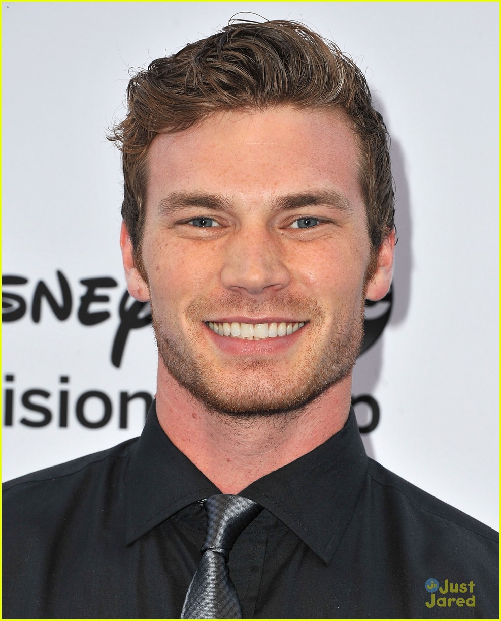 Chelsea Kane & Derek Theler: Disney Upfronts 2013 | Photo 563042 ...