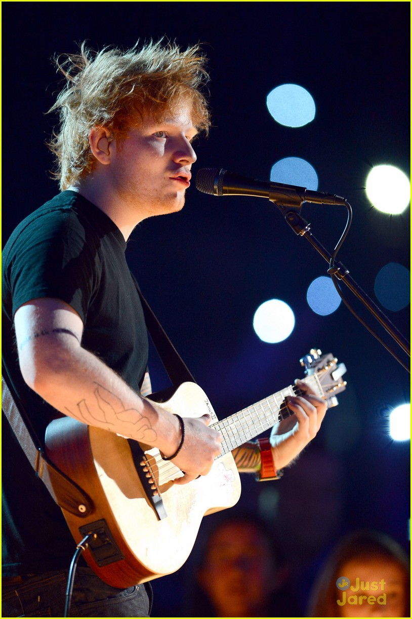 Full Sized Photo of ed sheeran billboard music awards 2013 03 Ed