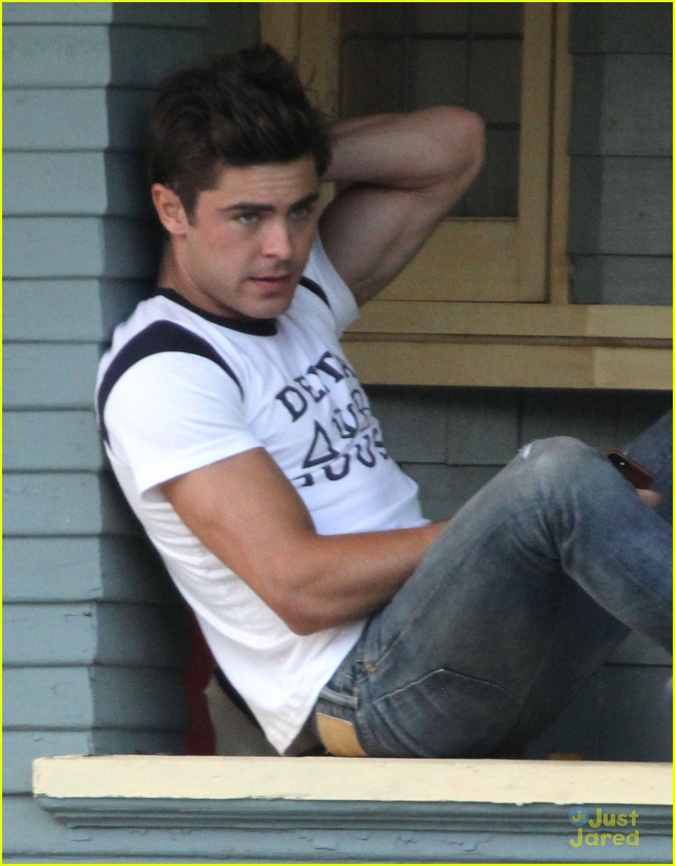 Zac Efron: 'Townies' Ball Toss | Photo 559496 - Photo Gallery | Just ...