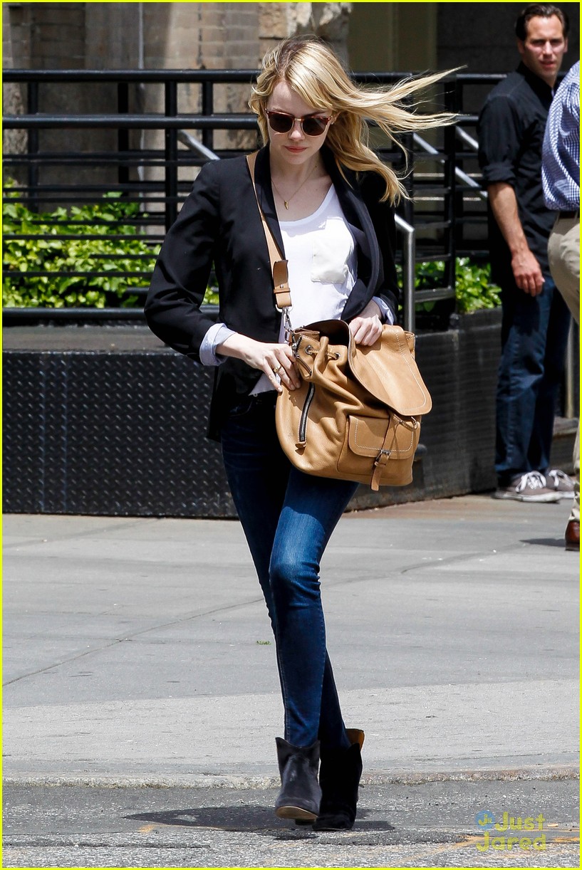 Full Sized Photo of emma stone nyc fashion talk 09 | Emma Stone Runs
