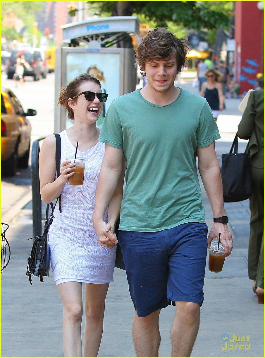 Emma Roberts & Evan Peters: Strolling in SoHo | Photo 563451 - Photo ...