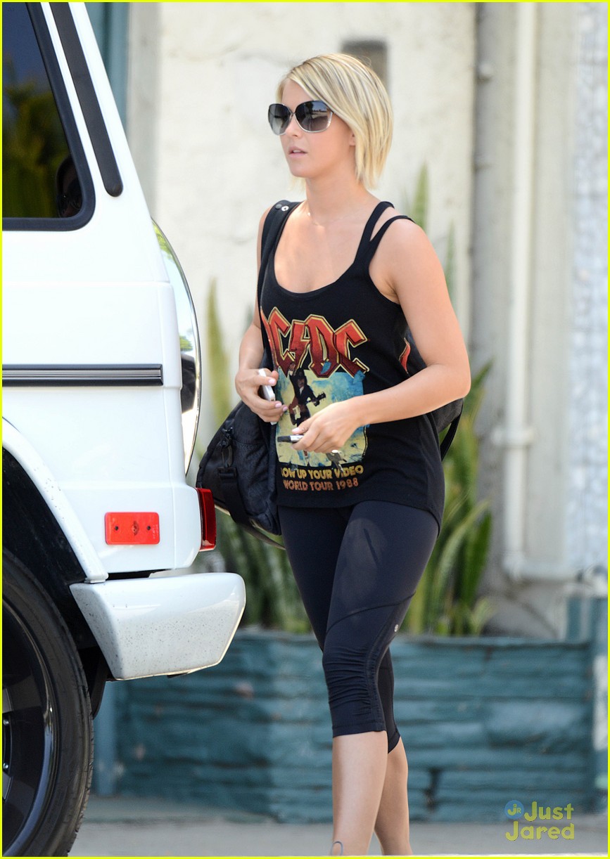 Julianne Hough: Errands Before Darren Criss' Concert | Photo 565530