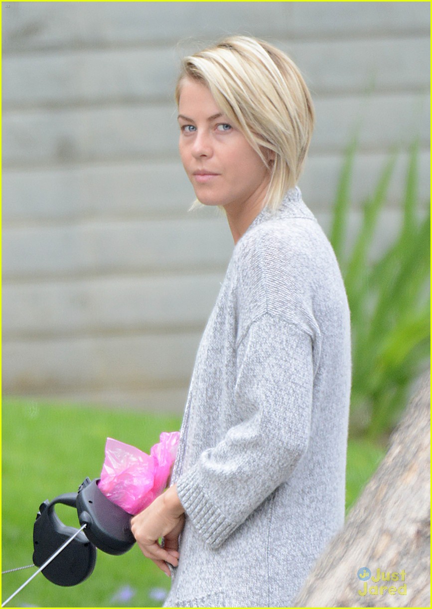 Julianne Hough: Errands Before Darren Criss' Concert | Photo 565531