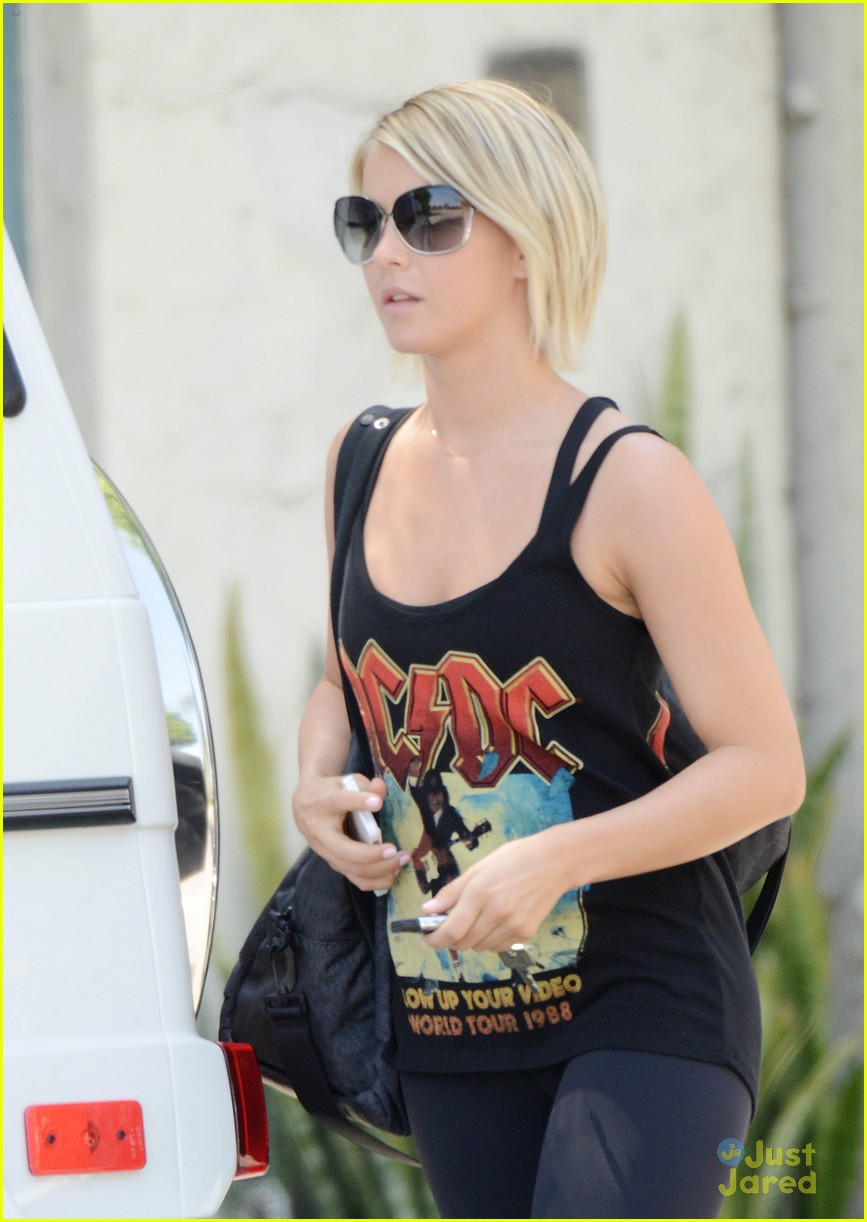 Julianne Hough: Errands Before Darren Criss' Concert | Photo 565533