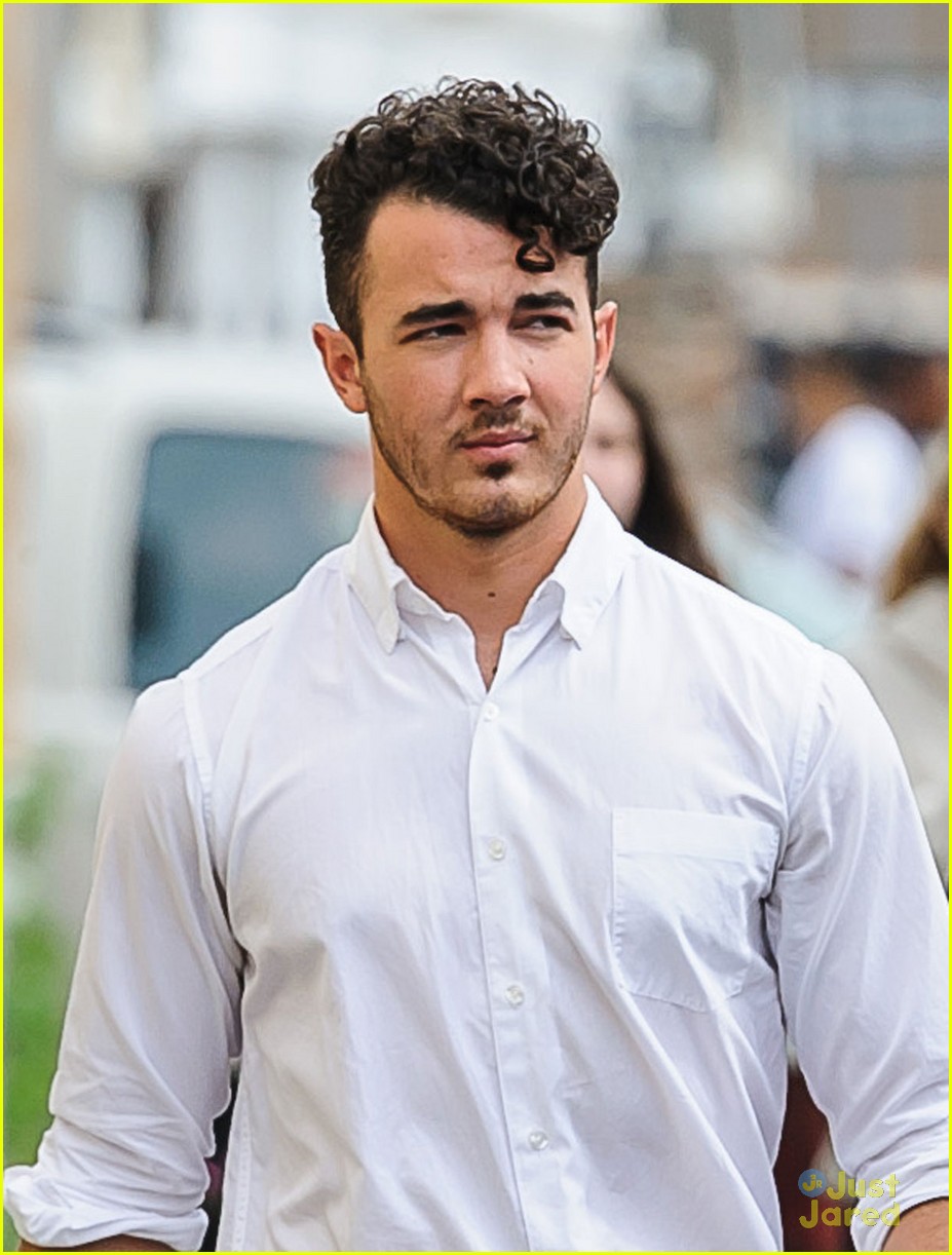 Full Sized Photo of kevin jonas married to jonas nominated for teen ...