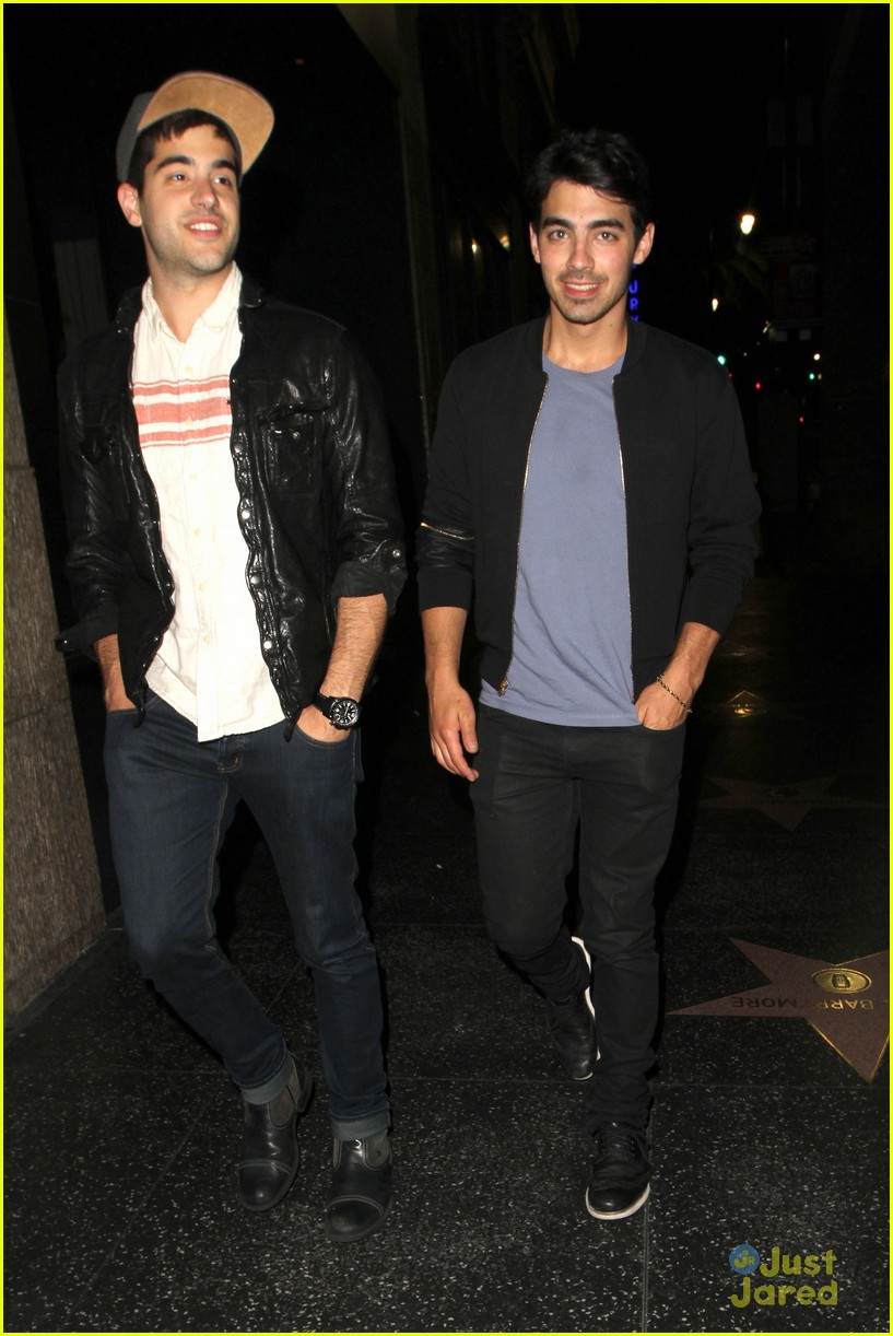 Joe Jonas: Sushi Stop with Mikey Deleasa! | Photo 559855 - Photo ...