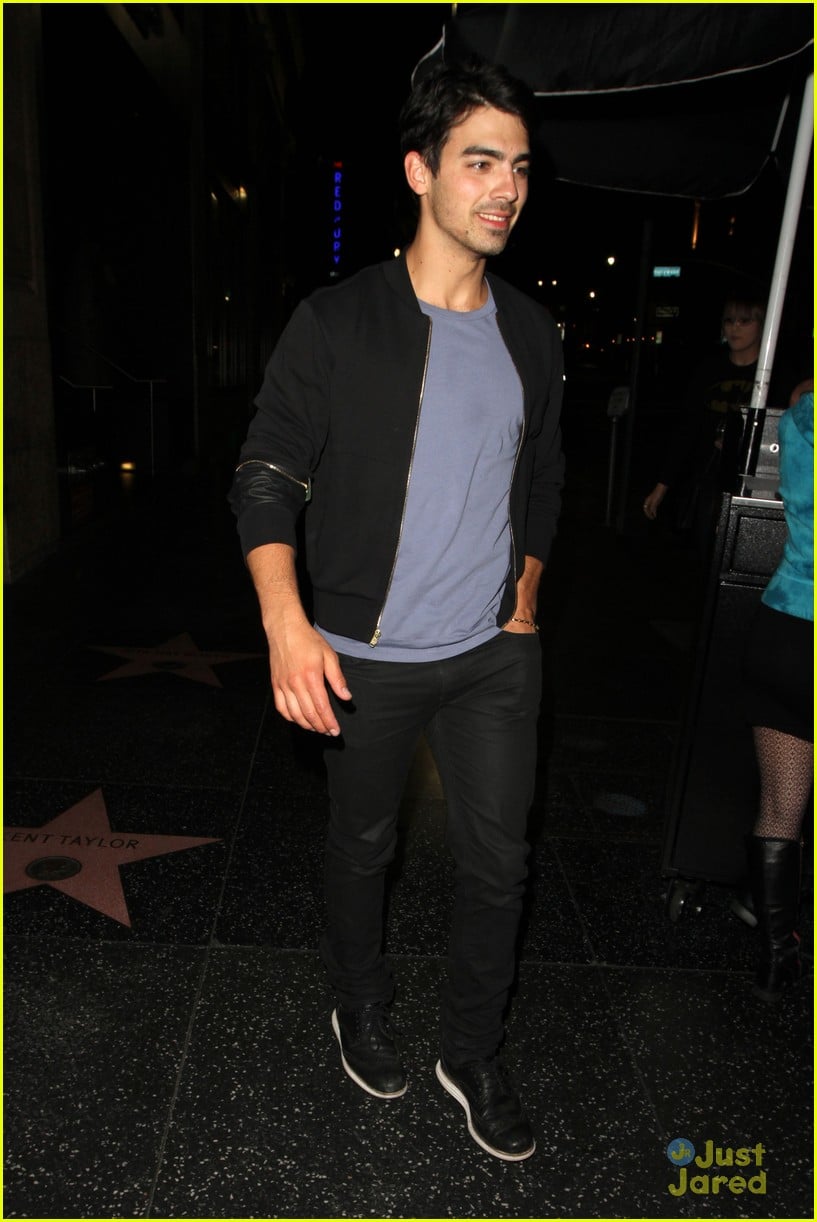 Joe Jonas: Sushi Stop with Mikey Deleasa! | Photo 559858 - Photo ...