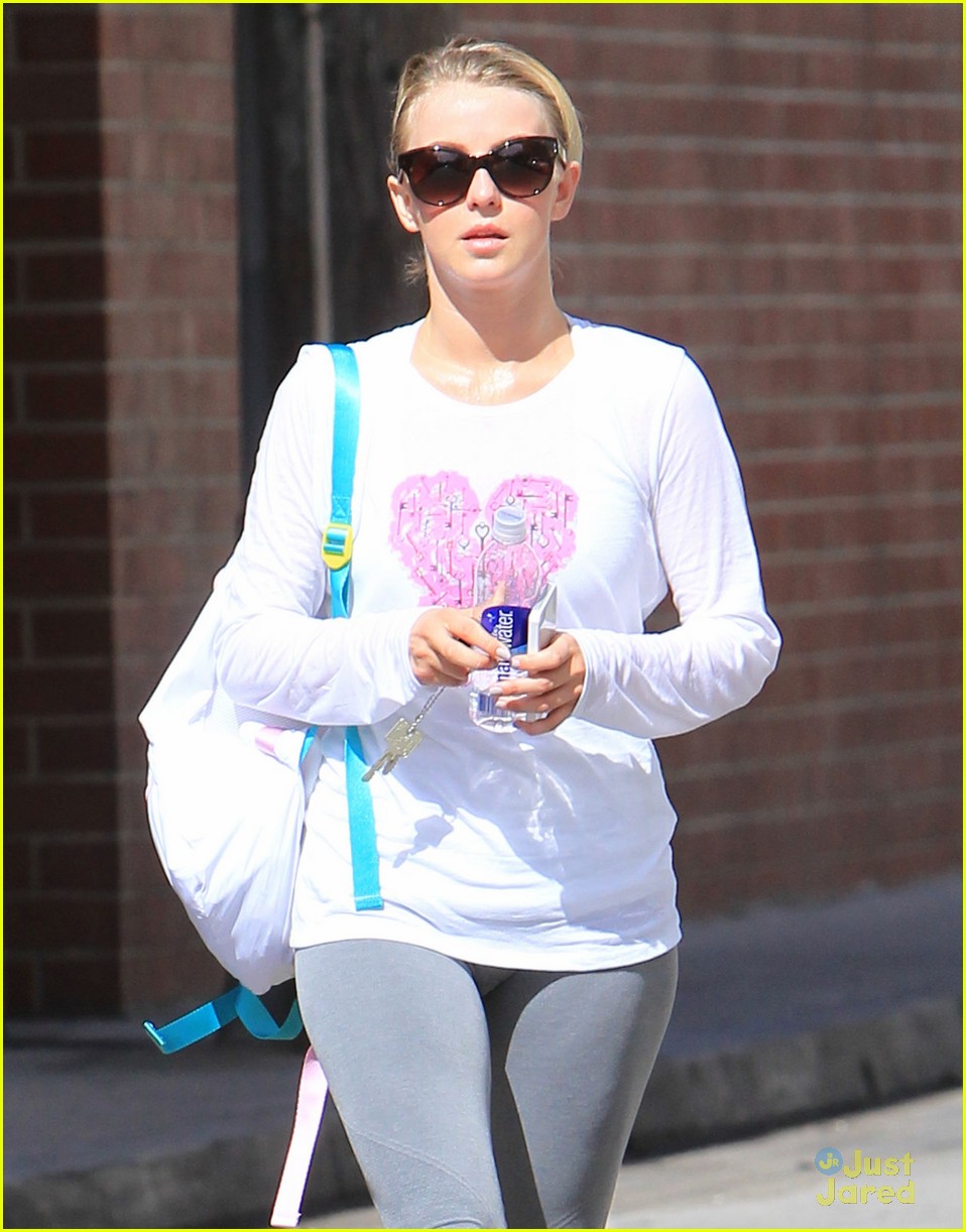 Full Sized Photo of julianne hough heart tee 01 | Julianne Hough