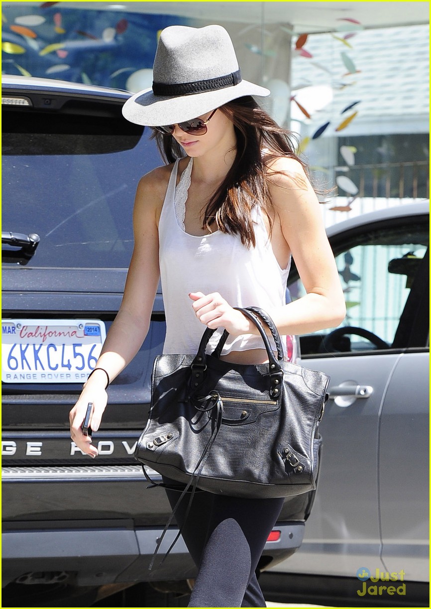 Kendall Jenner: Quick Salon Stop | Photo 565415 - Photo Gallery | Just ...