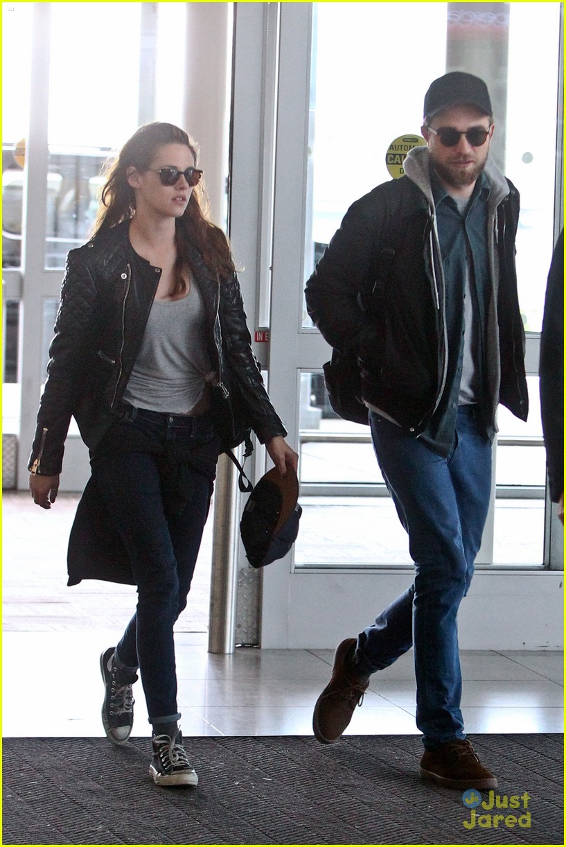 Kristen Stewart & Rob Pattinson: JFK Airport Arrival | Photo 560039 ...