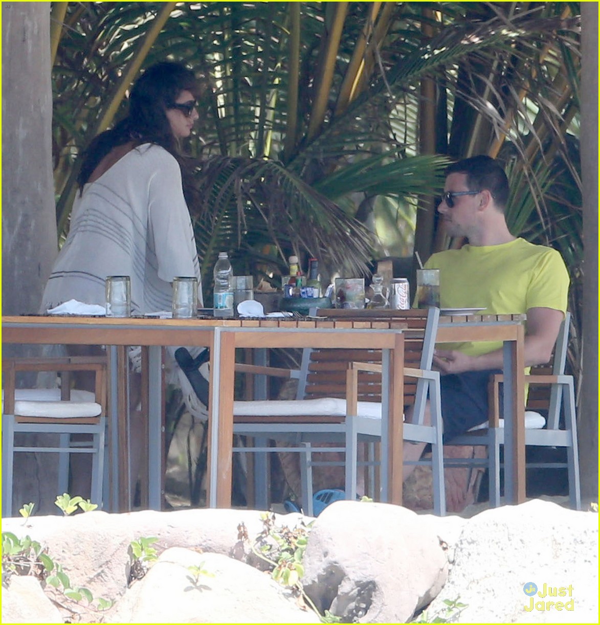 Full Sized Photo Of Lea Michele Cory Monteith Vacation In Mexico 20 Lea Michele And Cory 