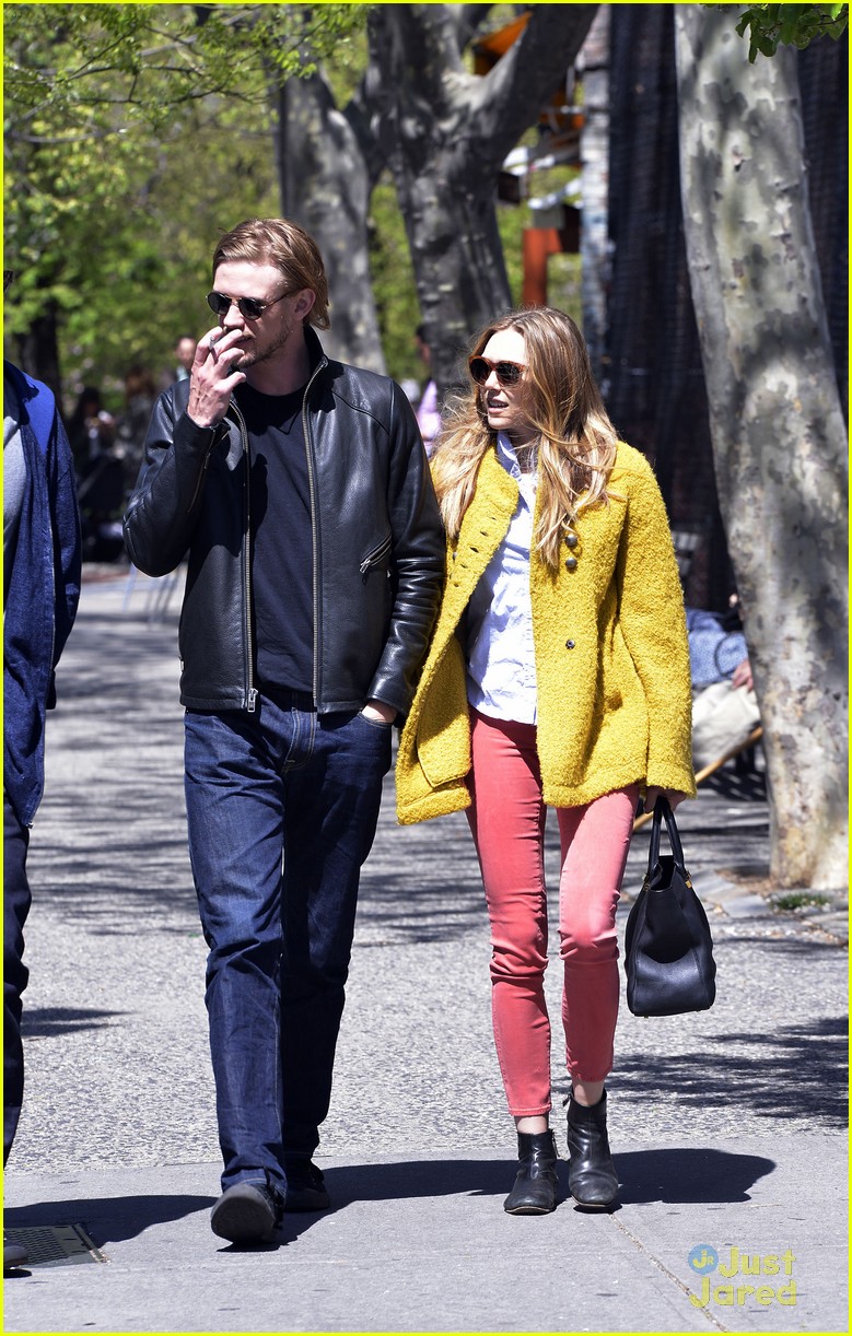 Full Sized Photo of elizabeth soho stroll with boyd holbrook 03