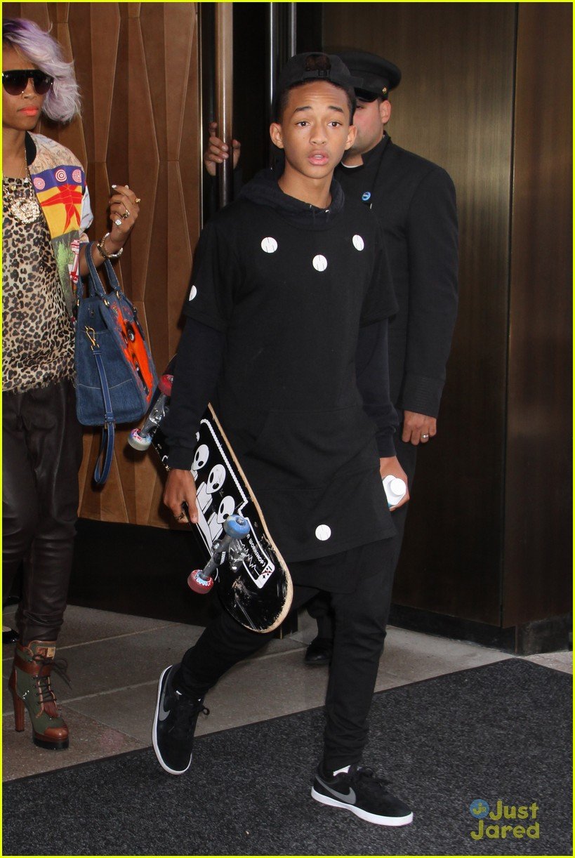 Jaden Smith Steps Out Solo in NYC | Photo 563200 - Photo Gallery | Just ...