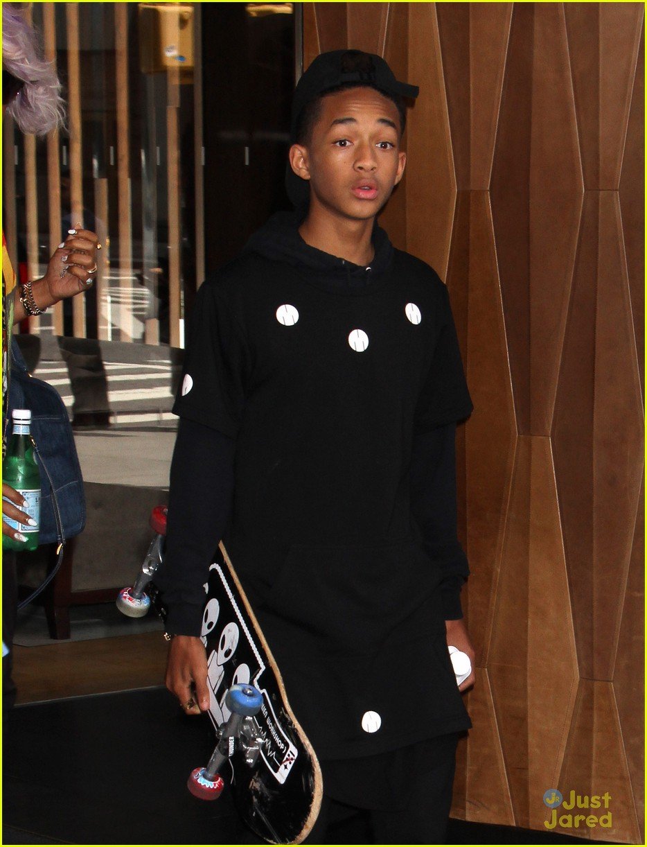 Jaden Smith Steps Out Solo In Nyc 