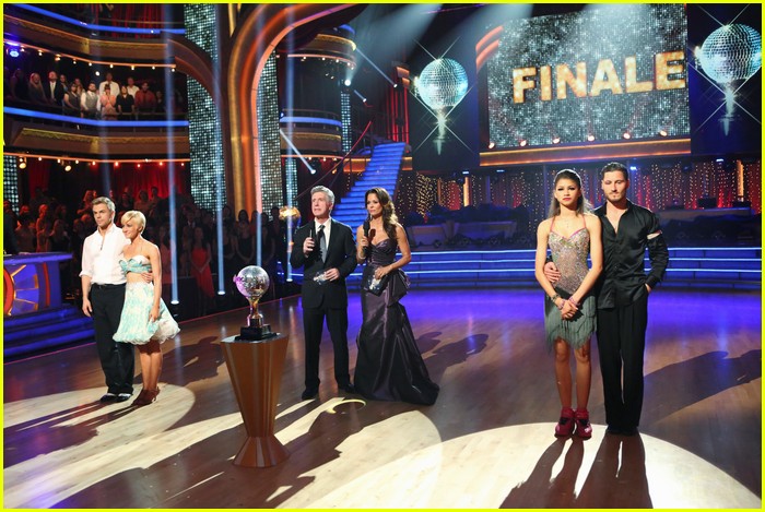 Zendaya & Val Chmerkovskiy: 2nd Place on DWTS! | Photo 563640 - Photo