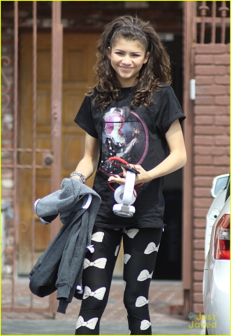 Zendaya & Val Chmerkovskiy: 'DWTS' Finale Practice Pair | Photo 561988