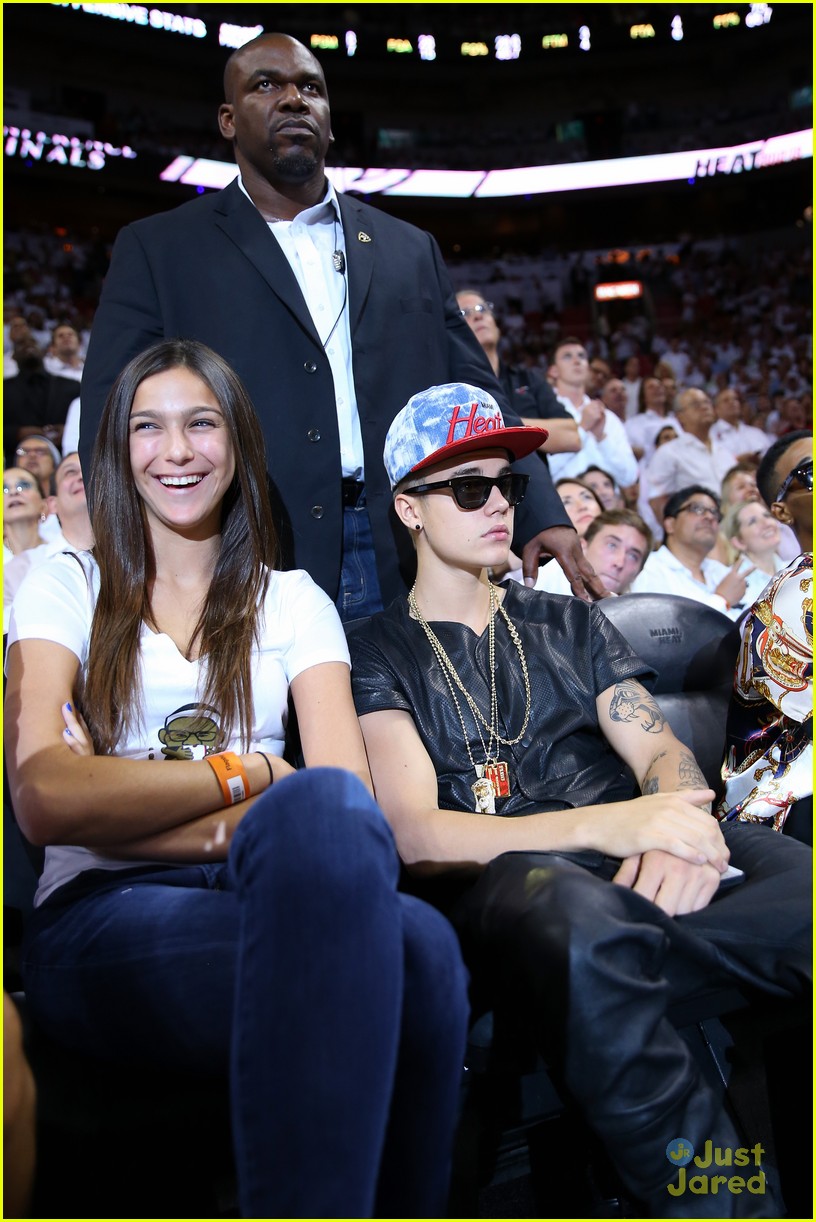 Amazing Justin Bieber Is All Smiles Courtside At Lakers Game Ahead Of Headlining Performance At 2026 Coachella Scene for Mobile Amazing Justin Bieber Is All Smiles Courtside At Lakers Game Ahead Of Headlining Performance At 2026 Coachella Scene for Mobile