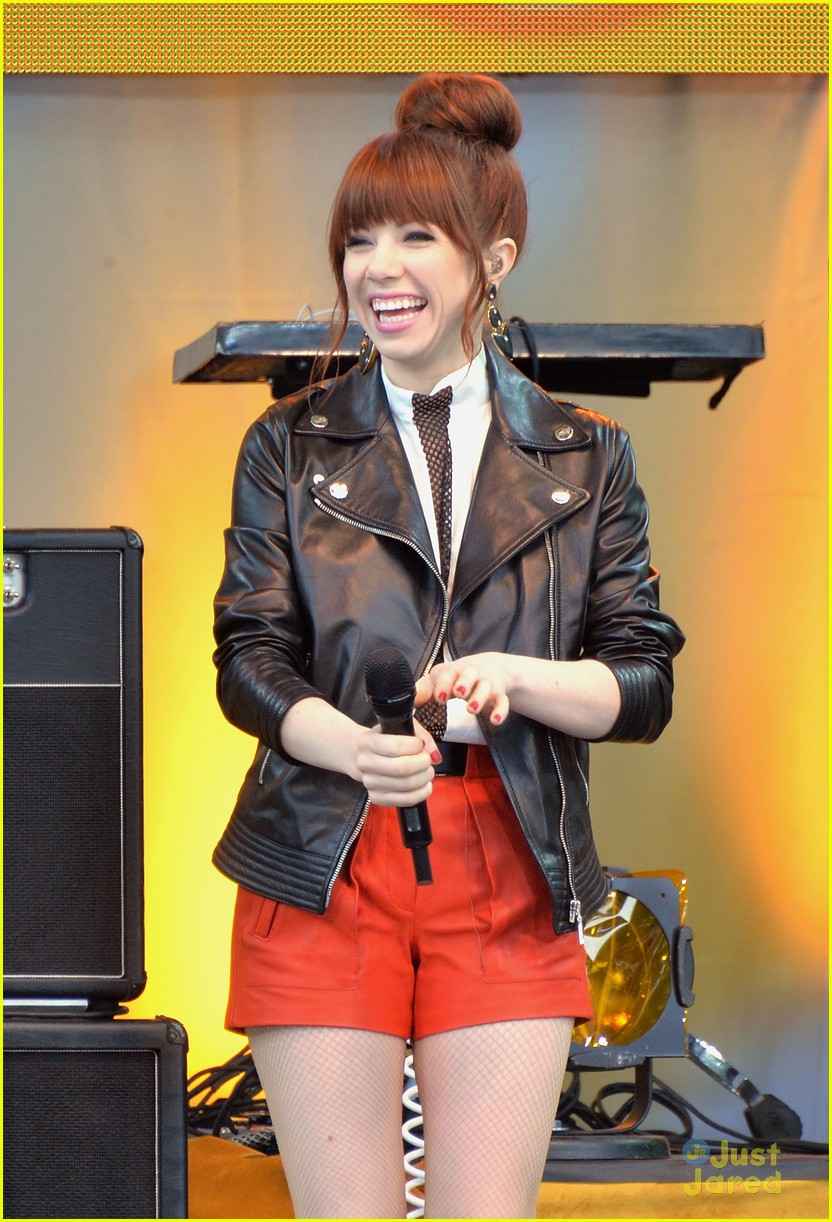 Carly Rae Jepsen: 'Call Me Maybe' on GMA - Watch Now! | Photo 569123