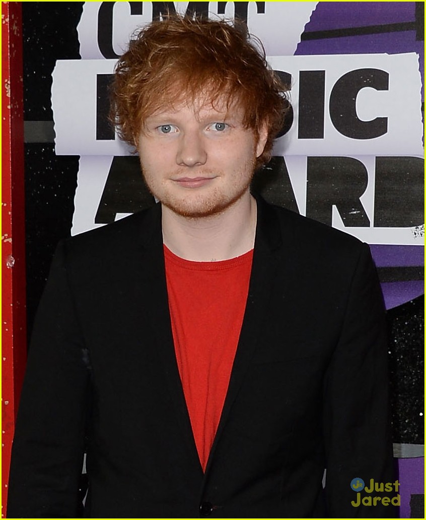 Full Sized Photo of ed sheeran cmt music awards 2013 01 Ed Sheeran