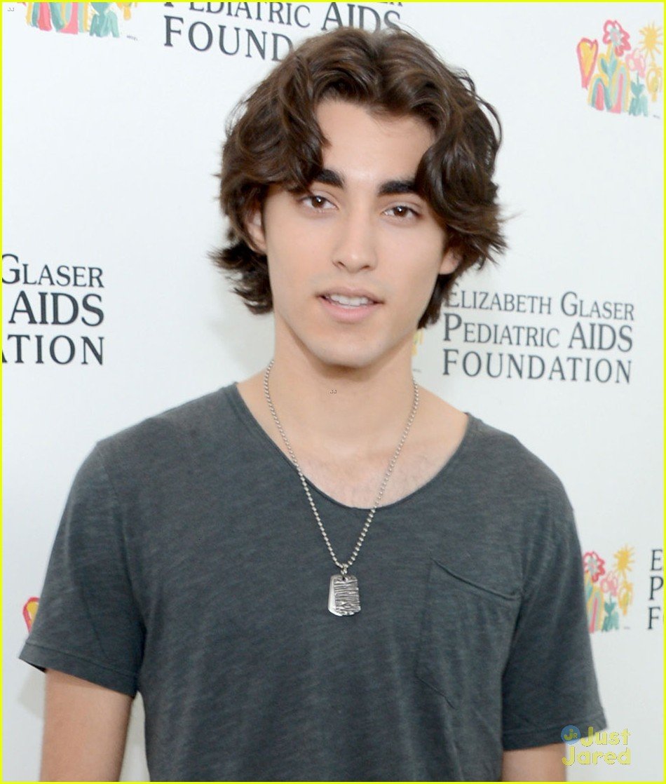 G Hannelius & Blake Michael: EGPAF 'A Time for Heroes' 2013 | Photo ...