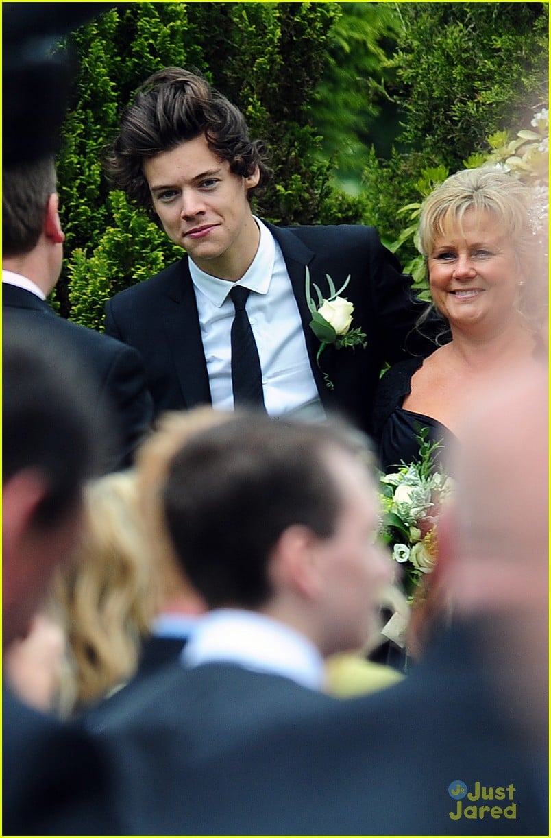 Harry Styles: Best Man at his Mom's Wedding! | Photo 566351 - Photo ...