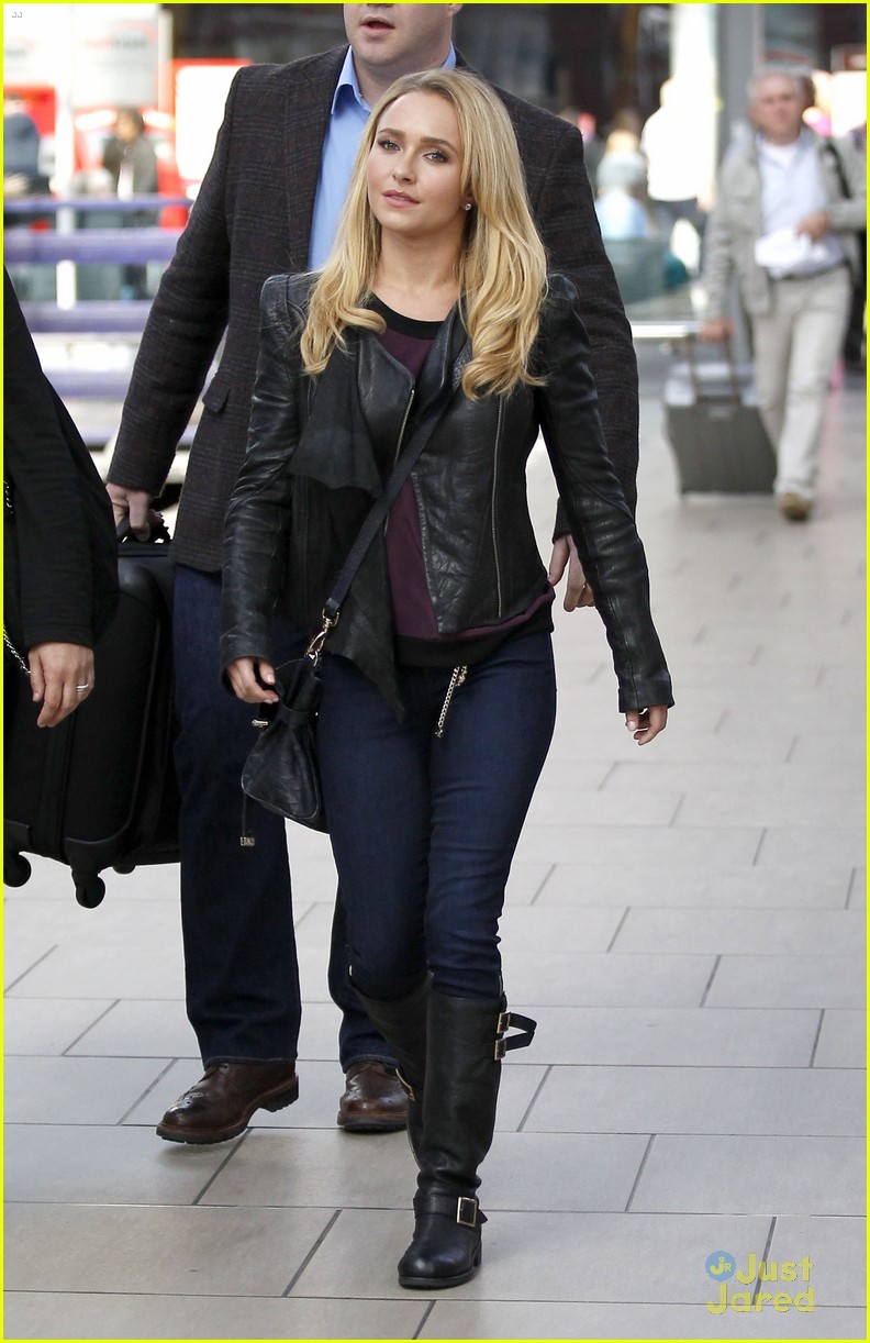 Hayden Panettiere Takes the Train to Manchester | Photo 567067 - Photo