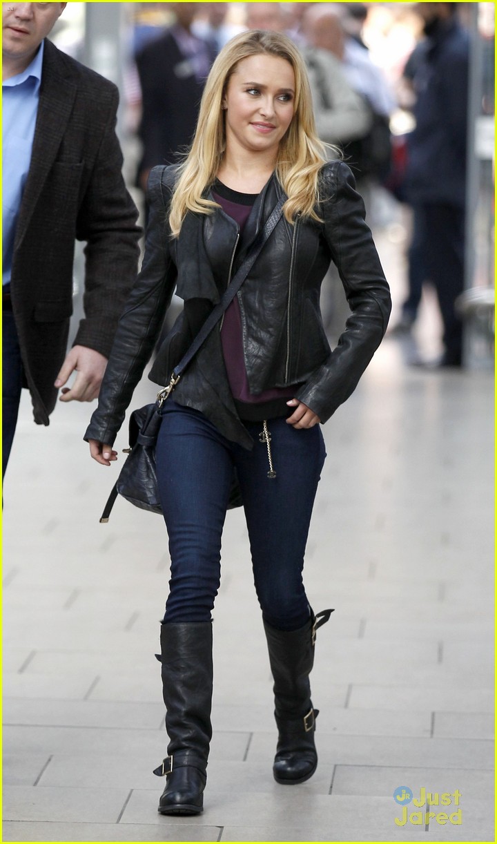 Hayden Panettiere Takes the Train to Manchester | Photo 567068 - Photo