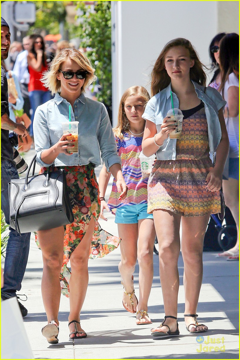 Julianne Hough: TopShop Shopping with Nieces! | Photo 570490 - Photo ...