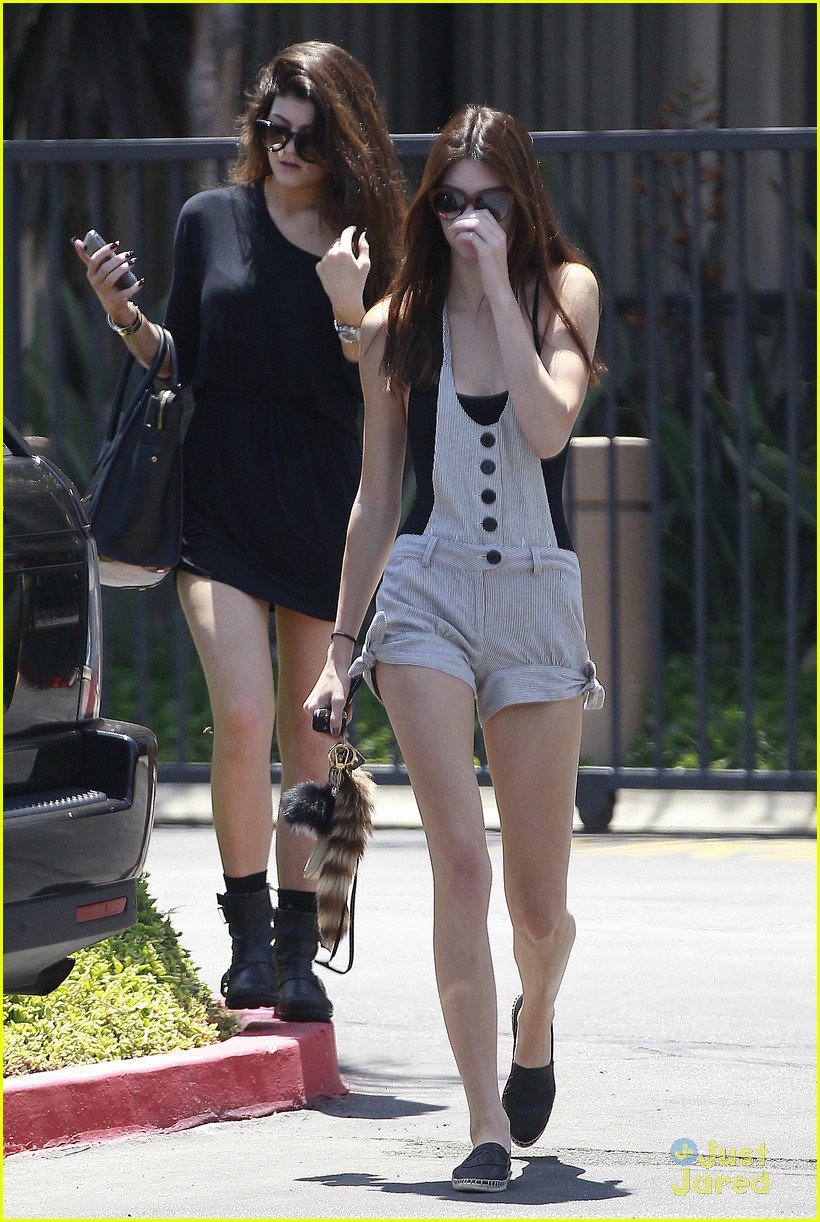 Kendall & Kylie Jenner Sushi Sisters Photo 565672 Photo Gallery