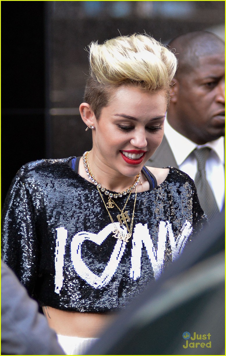 Miley Cyrus Bra Top in NYC Photo 572639 Photo Gallery Just Jared Jr.(01)